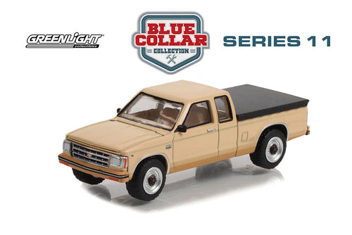 Greenlight - Blue Collar Collection Series 11 | 1983 Chevrolet® S-10 Durango with Bed Cover