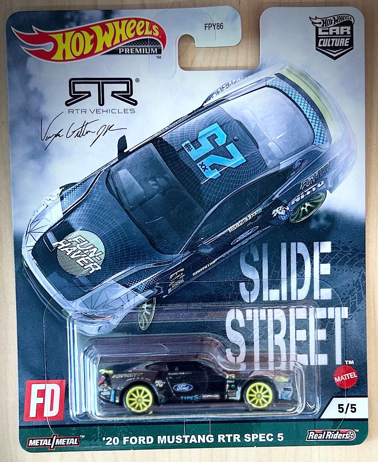 Hot Wheels Premium Car Culture '20 Ford Mustang GTR SPEC 5 Slide Street