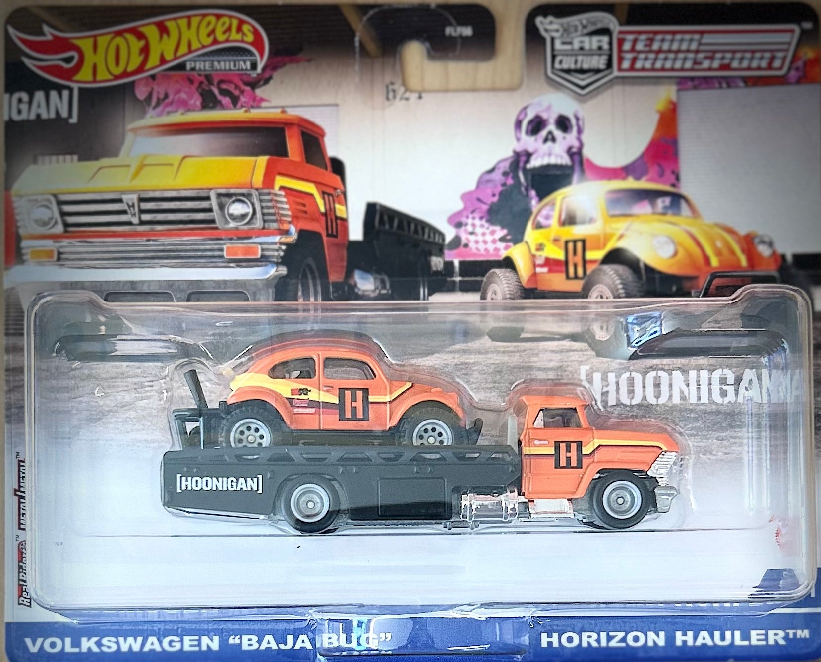 Hot Wheels Premium Team Transport Volkswagen "Baja Bug" w/ Horizon Hauler #31