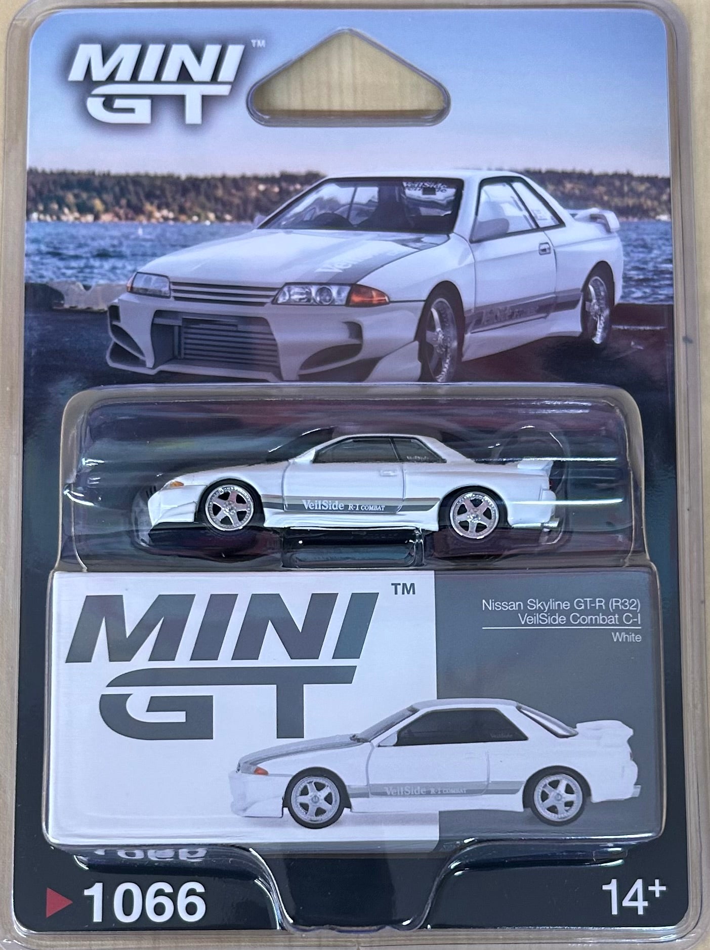 Mini GT Nissan Skyline GT-R (R32) VeilSide Combat C-I White #1066