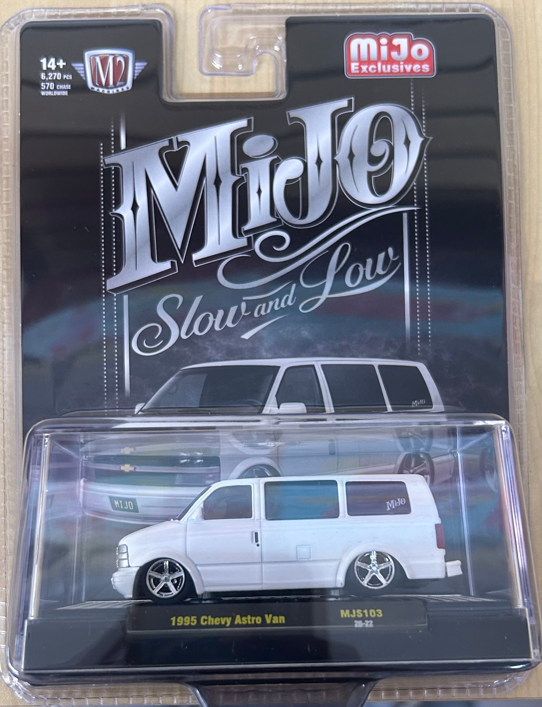 M2 Machines Mijo Exclusive 1995 Chevrolet Astro Van Custom Slow & Low White
